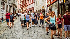 D�ív bývaly �eskokrumlovské uli�ky plné turist� z asijských zemí, letos o...