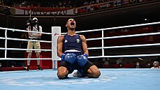 Radost brazilského boxera Heberta Sousa po vítězství ve finálovém zápase v boxu...