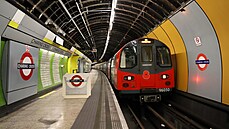 Londýnské metro dýchá historií.