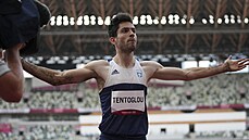 Řecký skokan do dálky Miltiadis Tentoglu se raduje z olympijského triumfu.
