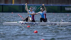 Brat�i Petr a Martin Fuksové v semifinále závodu deblkanoí na 1000 metr�, v...