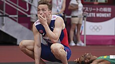 Olympijský vítěz v běhu na 400 metrů překážek Nor Karsten Warholm nemůže...