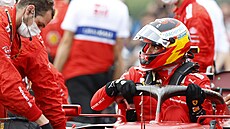 Carlos Sainz z Ferrari se chystá na Velkou cenu Maďarska F1.