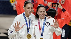 PĚT! Přesně tolik olympijských zlatých už mají Diana Taurasiová (vlevo) a Sue...