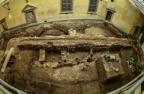 Archeologický przkum na Grabtejn potvrdil existenci ran stedovkého...