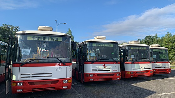 Flotila bus, které dopravce nabízí, je opt poetná.