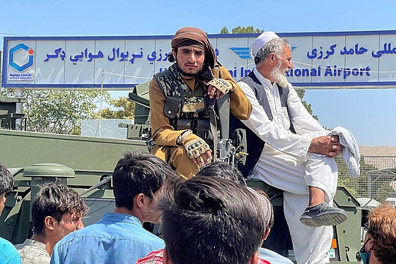 Bojovníci Tálibánu vstoupili do Kábulu. (16. srpna 2021)