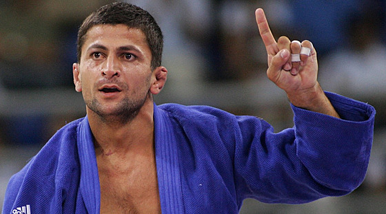 Gruzínský judista Zurab Zviadauri pi svém triumfu na olympijských hrách v...
