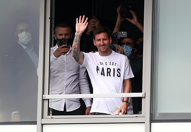 Messi už patří St. Germain. V Paříži podepsal smlouvu, nosit bude třicítku