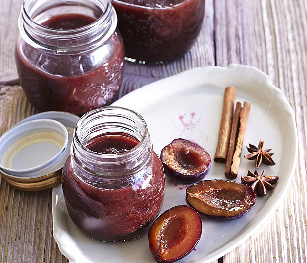 Švestková povidla z trouby: Jednoduchý recept bez stálého míchání