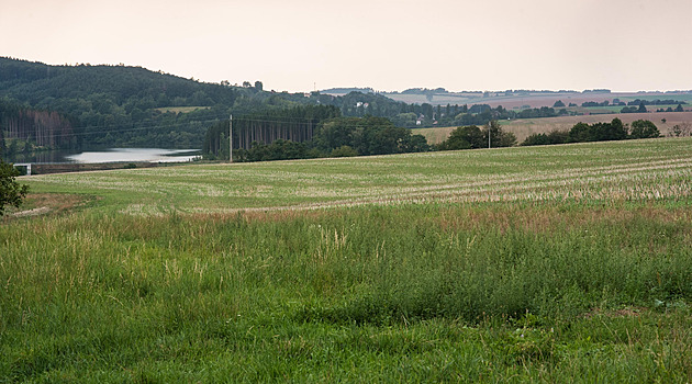 Území v okolí Fry�tácké p�ehrady u Zlína, kudy povede plánovaný dálni�ní...
