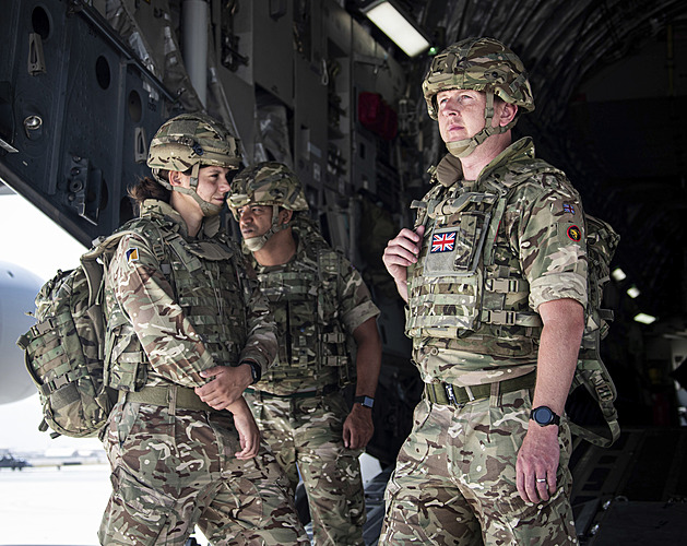 Tisíce Afghánců se do Británie dostali díky tajnému programu, zveřejnil Londýn