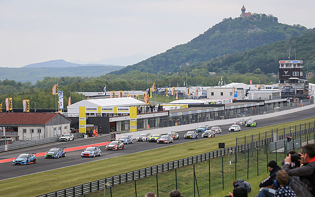 Vlastnit mostecký autodrom s miliardářem Staňkem? Autoklub ČR záměr schválil