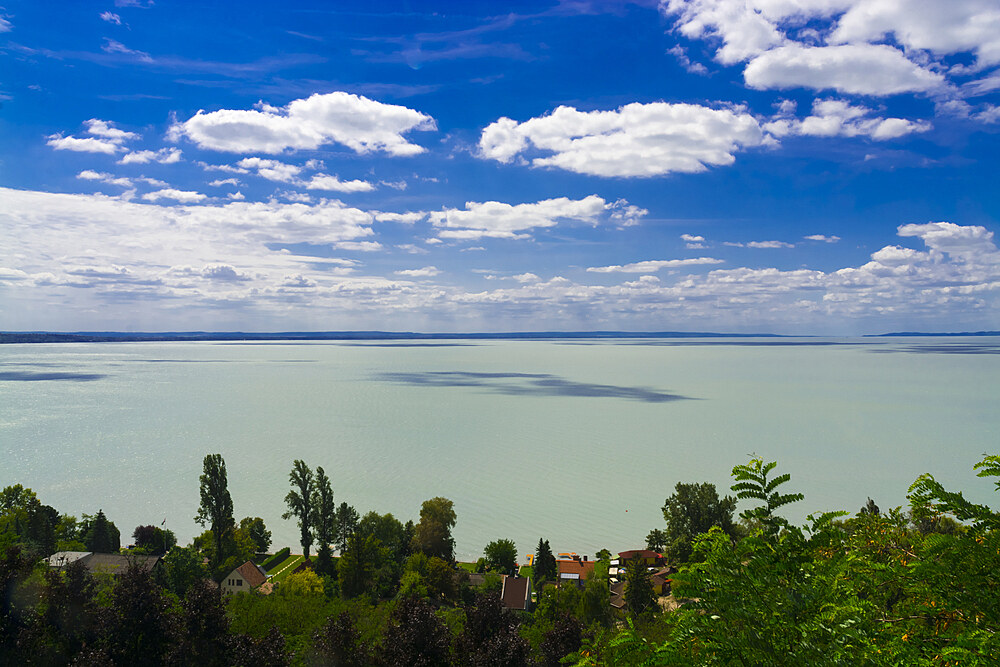 Zapome�te na minulost, Balaton u� dávno není o�unt�lým jezerem, které nám kdysi...