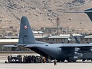 Evakuace afghánských spolupracovník z kábulského letit (17. srpna 2021)