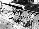 Nakládání torpéd na ponorku typu S