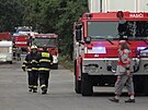 Dvanáct jednotek praských hasi vyjelo k poáru v Dolních Mcholupech