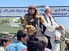lenové Talibánu kontrolují venkovní oblast ped mezinárodním letitm Hamid...