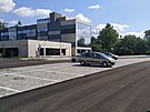 Velké záchytné parkovit u krajské knihovny v Havlíkov Brod nabízí 126...