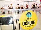 První den okování bez registrace v nákupním centru Atrium v Hradci Králové...