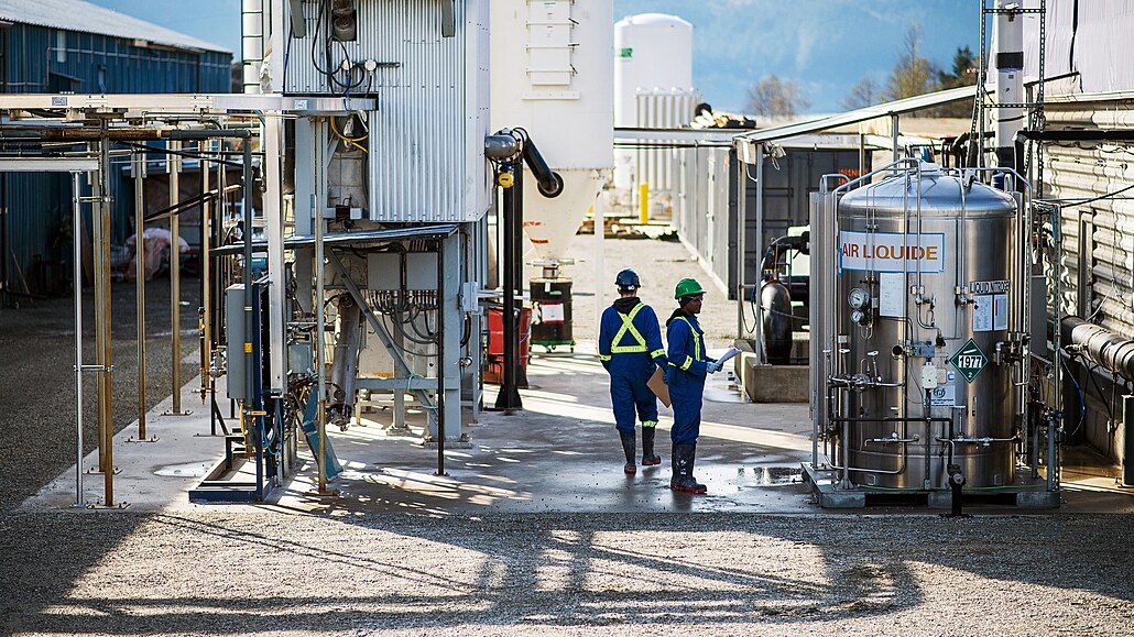 Kanadská spolenost Carbon Engineering vyrábí syntetické palivo z vody a oxidu...