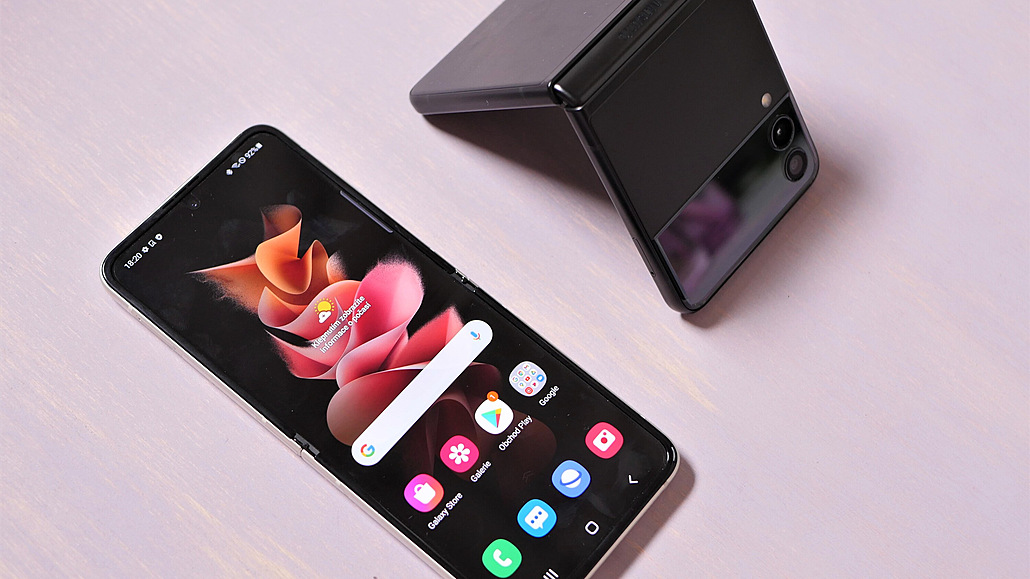 Samsung Galaxy Z Flip3