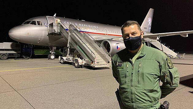 Jeden z armádních pilot, který se podílí na evakuaci ech a afghánských...
