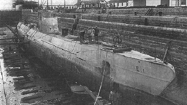 Ponorka E-1 uren pro panlsko