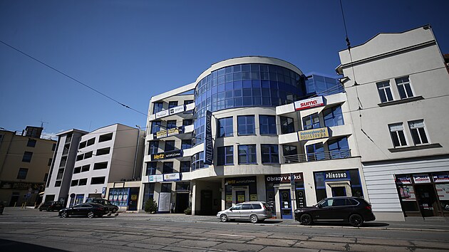Fakultn nemocnice u svat Anny v Brn koupila nedalekou budovu Millenium Center s parkovacm domem.