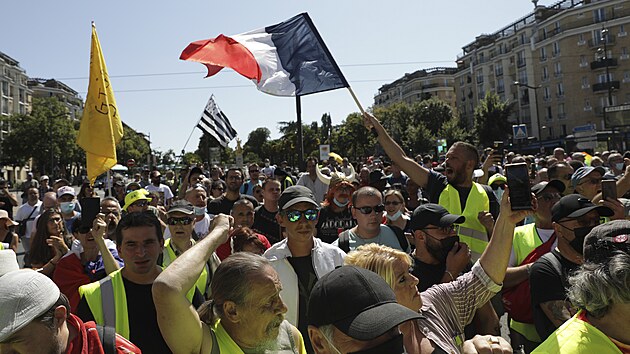 Lidé ve Francii protestují proti covidpasům. (14. srpna 2021)