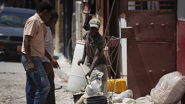 Domy na Haiti poničené zemětřesením. (14. srpna 2021)