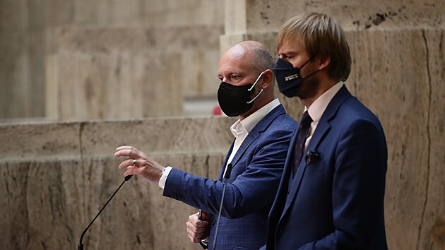Adam Vojtch a Robert Plaga na tiskov konferenci tkajc se nvratu k do kol. (17. srpna 2021)