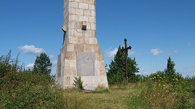Bochovsk pomnk padlm z 1. svtov vlky vystavn v roce 1924 mstnm stavitelem Ing. Aloisem Prnerem