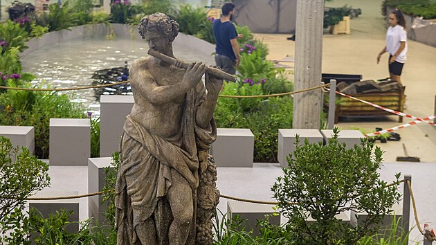 Na olomouckm vstaviti finiuj ppravy na letn etapu kvtinov vstavy Flora.