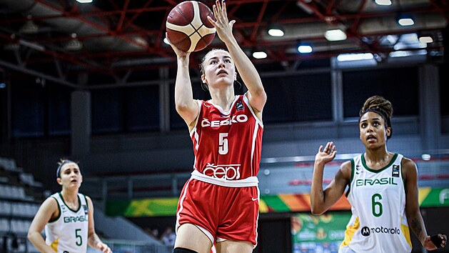 esk basketbalov juniorka Dominica Hynkov zakonuje na MS do 19 let na brazilsk ko.