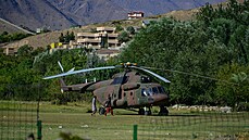 Helikoptéra afghánské armády v provincii Pandír, která jako jediná stále...