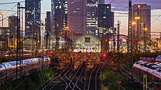 Odstavené vlaky ve Frankfurtu. Nmetí strojvdci stávkují. (11. srpna 2021)