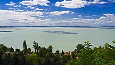 Zapomete na minulost, Balaton u dávno není ountlým jezerem, které nám kdysi...