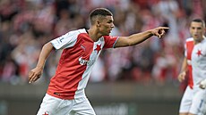 Alexander Bah se raduje z branky, kterou vstelil v utkání s Legií Varava.