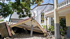 Domy na Haiti poničené zemětřesením (14. srpna 2021)