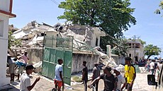 Domy na Haiti poniené zemtesením (14. srpna 2021)