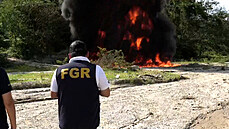 Salvador zni�il kokain za desítky milion� dolar�. Droga skon�ila v plamenech