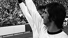 Gerd Müller s trofejí pro mistry sv�ta 1974