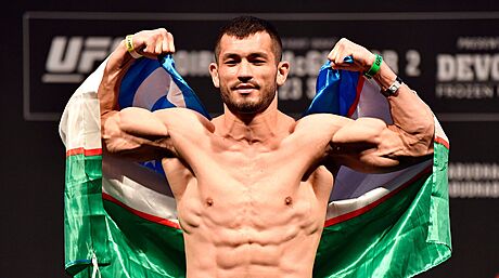 Uzbecký MMA zápasník Machmud Muradov, ijící v esku, se chystá na tvrtý zápas...