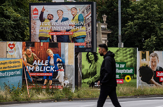 Pedvolební plakáty v Berlín. (23. srpna 2021)