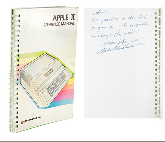 Manuál k osobnímu poítai Apple II s vnováním od Steva Jobse.