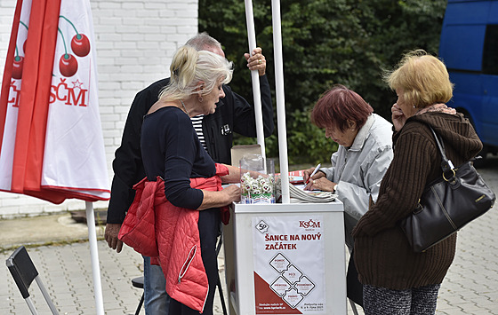 KS�M zahájila u Brn�nské p�ehrady "ostrou" �ást p�edvolební kampan�. (28. srpna...