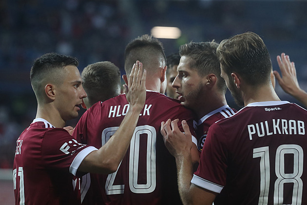 Sparta - Hradec 4:0, všechny góly až po pauze, dvakrát se trefil Pešek