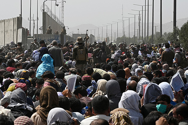 Tisícům afghánských právníků hrozí v zemi nebezpečí, Tálibán se jim mstí