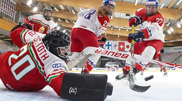 Snadný vstup. Hokejistky na úvod světového šampionátu porazily Maďarsko